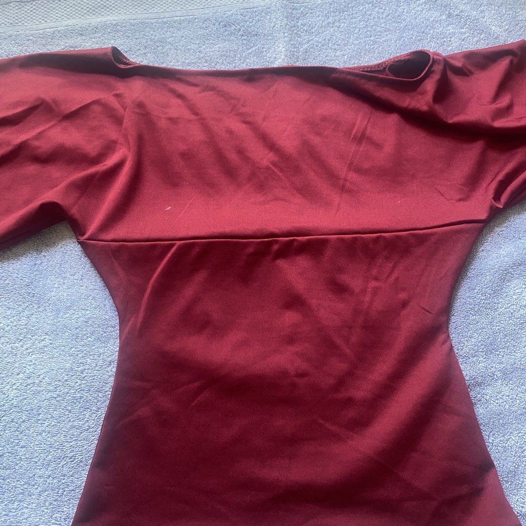 Maroon Batwing Top (Category: Blouses) located in Taguig. Submitted by floatingpoints (Listing ID 1447929053, Image 2). Description: only used once! fits xs-s :) RFS: not my style anymore loc: qc/taguig mop: gcash only mod: j&t or lalamove (within mm) pls manage your expectations since these are all preloved, unless tagged as bnwt :).