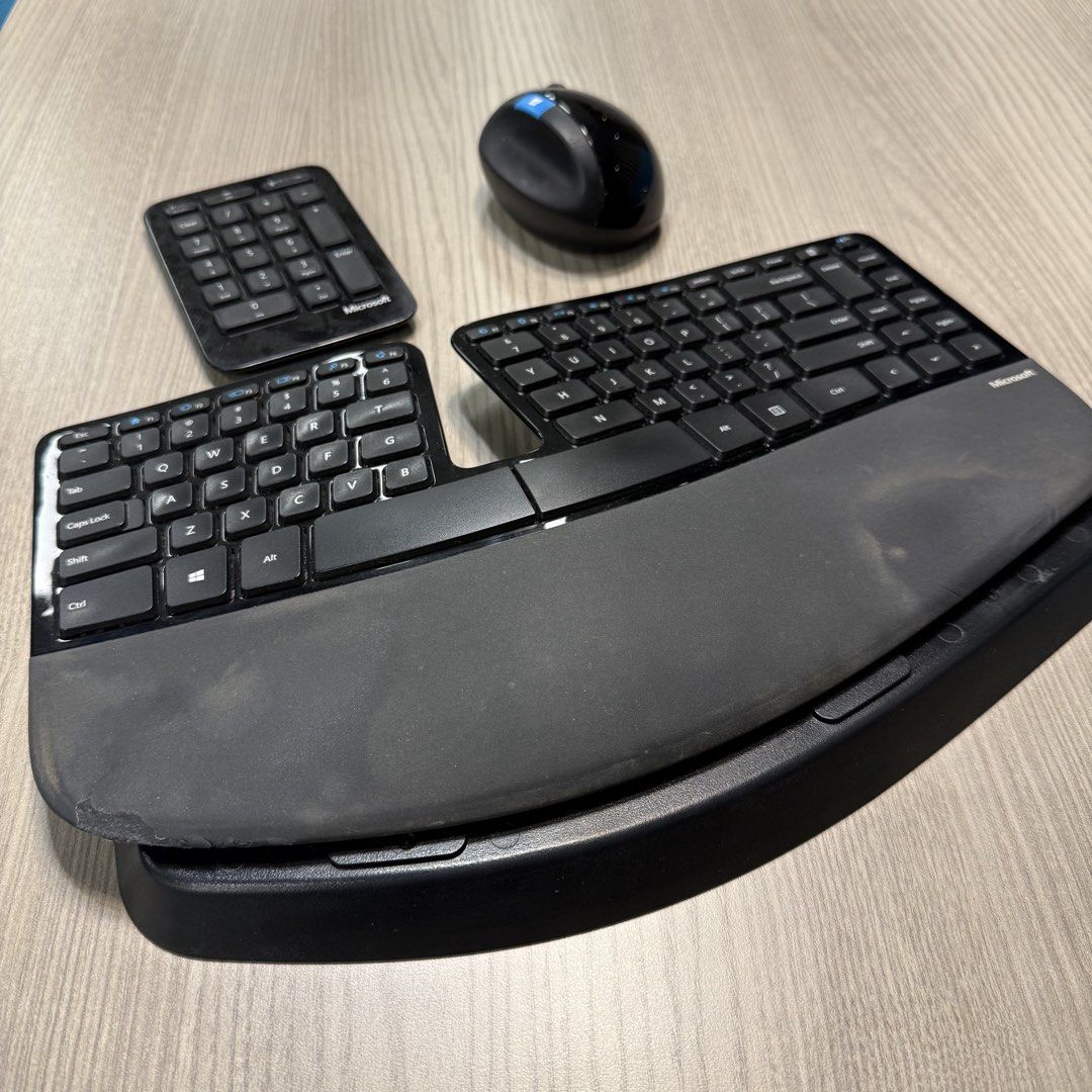 Microsoft Ergonomic Keyboard, Mouse, and Numpad Set501760877899950081