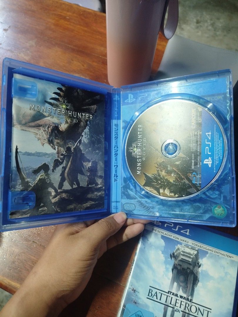 Monster Hunter World PS4 Game (Category: PlayStation) located in Binan City. Submitted by pumpkiiin02 (Listing ID 1447947573, Image 3). Description: - Monster Hunter World for PS4 - Includes original case and cover art - Explore a vast world and hunt massive monsters - Perfect for action RPG fans - Enjoy solo or with friends.