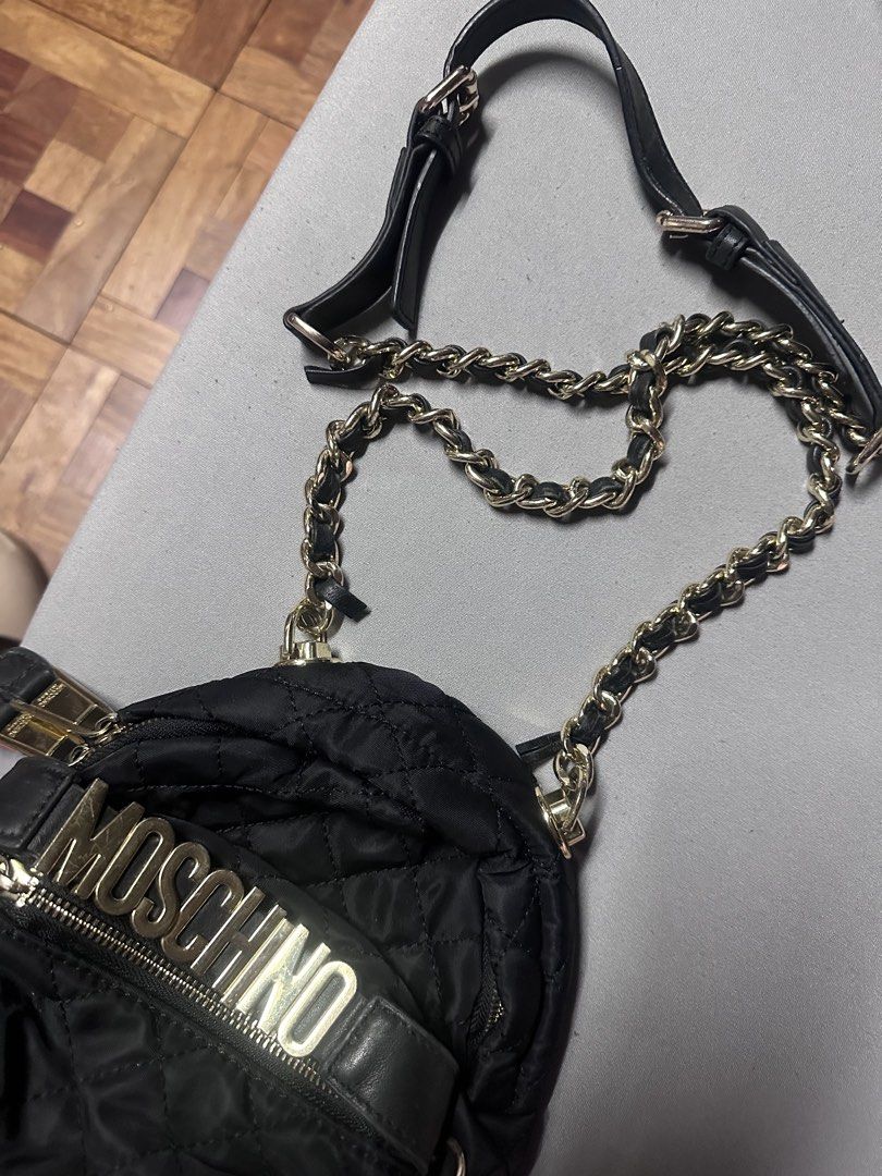 Moschino sling (Category: Luxury Bags & Wallets) located in Quezon City. Submitted by rfteng (Listing ID 1447966184, Image 3). Description: .