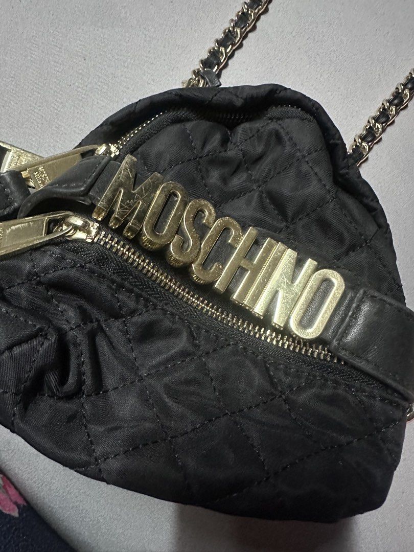 Moschino sling (Category: Luxury Bags & Wallets) located in Quezon City. Submitted by rfteng (Listing ID 1447966184, Image 2). Description: .