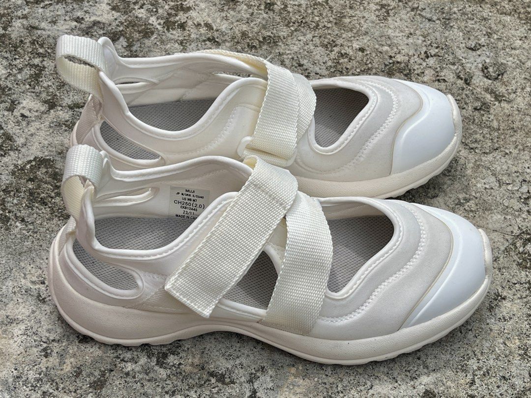 muji white sneaker sandals (Category: Flats & Sandals) located in Iloilo. Submitted by joelthings (Listing ID 1435781808, Image 2). Description: out of rotation as i stick to my black pair. no issues, just needs cleaning. payment: seabank/maribank shipping: j&t meetup or free delivery: iloilo city.