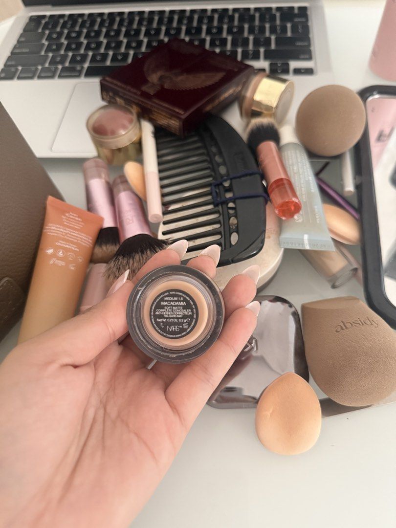 NARS Radiant Creamy Concealer (Category: Makeup) located in Pasig City. Submitted by andrei.decyy (Listing ID 1447979877, Image 2). Description: Shade: Macadamia Used like less than 10x .