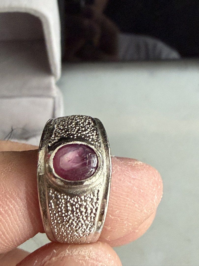 Natural Ruby (Category: Jewelry) located in Singapore. Submitted by ranosky76 (Listing ID 1447948988, Image 2). Description: Natural Ruby weight with ring 36.05 ct diameter 7.4 mm x 9 mm x 3.7 mm comes with ring size 20.