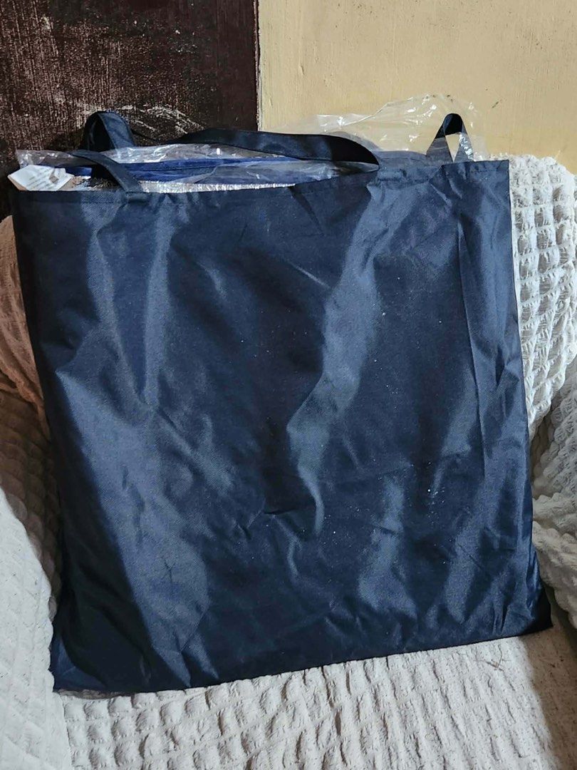 Navy Blue Foldable Beach Chair with Carry Bag (Category: Chairs) located in Tarlac. Submitted by erniely (Listing ID 1447948985, Image 3). Description: - Navy blue foldable beach chair - Lightweight and portable - Includes matching carry bag for easy transport - Ideal for beach, camping, and picnics - Folds flat for convenient storage Brand New/Never Used 💳 Payment: GCash only. Feel free to send me a message if you have any questions. Thank you!