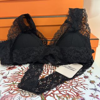 (Category: ) located in . Submitted by hollymum (Listing ID 1447949874, Image 1). Description: .