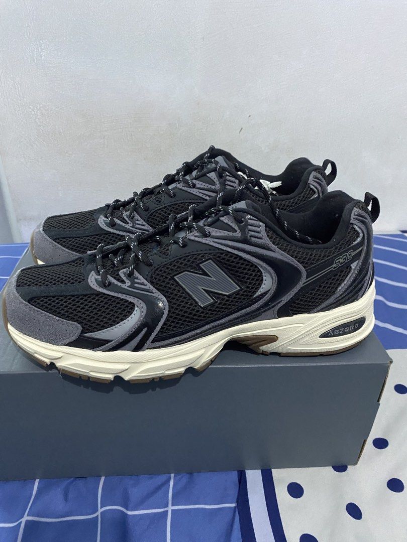 New Balance 530 (Kategori: Sneakers) berada di Jakarta Barat. Dikirim oleh ariefsh14 (ID iklan 1447921052, Gambar 2). Deskripsi: NB 530 Barang ori beli di JD Masih baru belum dipakai Size 43 (27,5cm) Tali ada dua Lengkap dengan box.