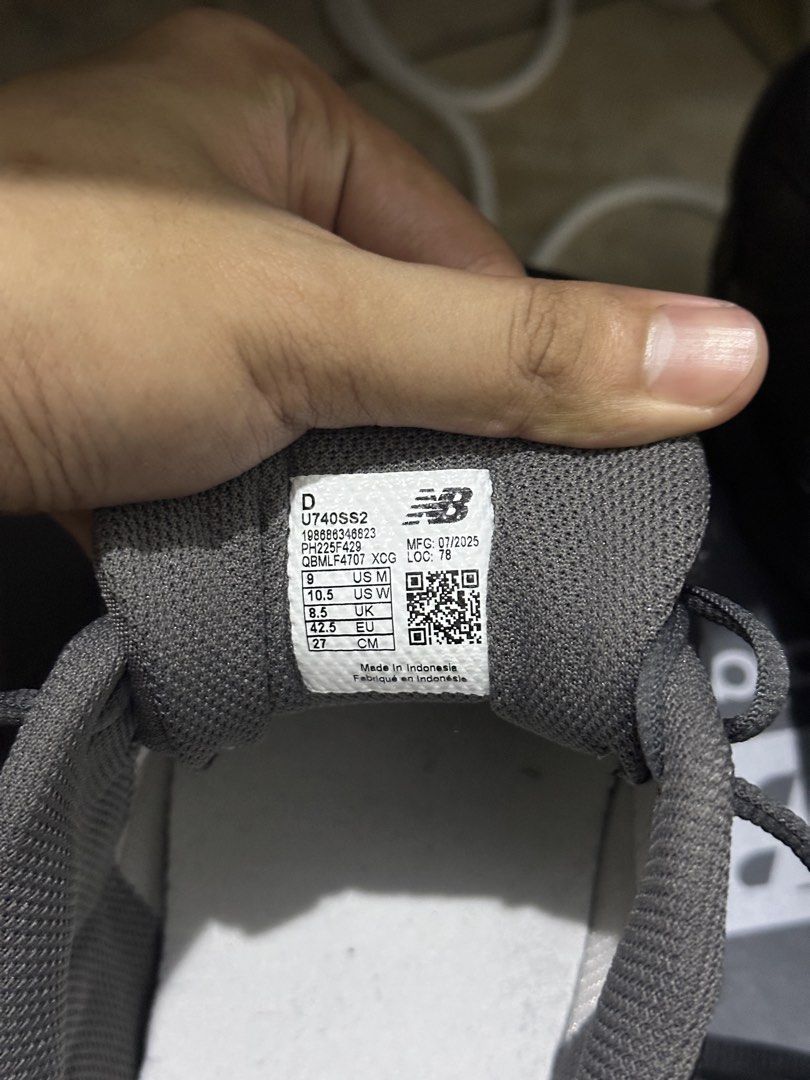 New Balance 740 (Category: Sneakers) located in Manila. Submitted by jmluceroooo (Listing ID 1447991740, Image 2). Description: - New Balance 740 - Color: Dark grey - Size: US Men's 9 (UK 8.5, EUR 42.5) - Condition: Brand new (just bought it last Saturday, July 4; literally worn once) - Receipt available upon request (bought it on sale hence the listing price) - can give big discount for sure buyer !! - RFS: masikip sa akin (hindi pala tolerable 