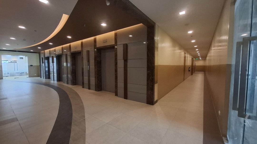 New Building in Ortigas/Pasig City (Category: Commercial) located in Pasig City. Submitted by shirleya03 (Listing ID 1447908824, Image 3). Description: CORPORATE FINANCE PLAZA WHOLE FLOOR UNIT 2,365.98 SQM. Building Description : PEZA BUILDING, a 61 storey office building including 10 podium parking and 5 basements parking, pay parking slots for visitors & motorcycle/bicycle parking, 100% standby generators for use in time of power interruption, 