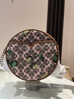 (Category: ) located in . Submitted by cometoshop (Listing ID 1448038466, Image 1). Description: .