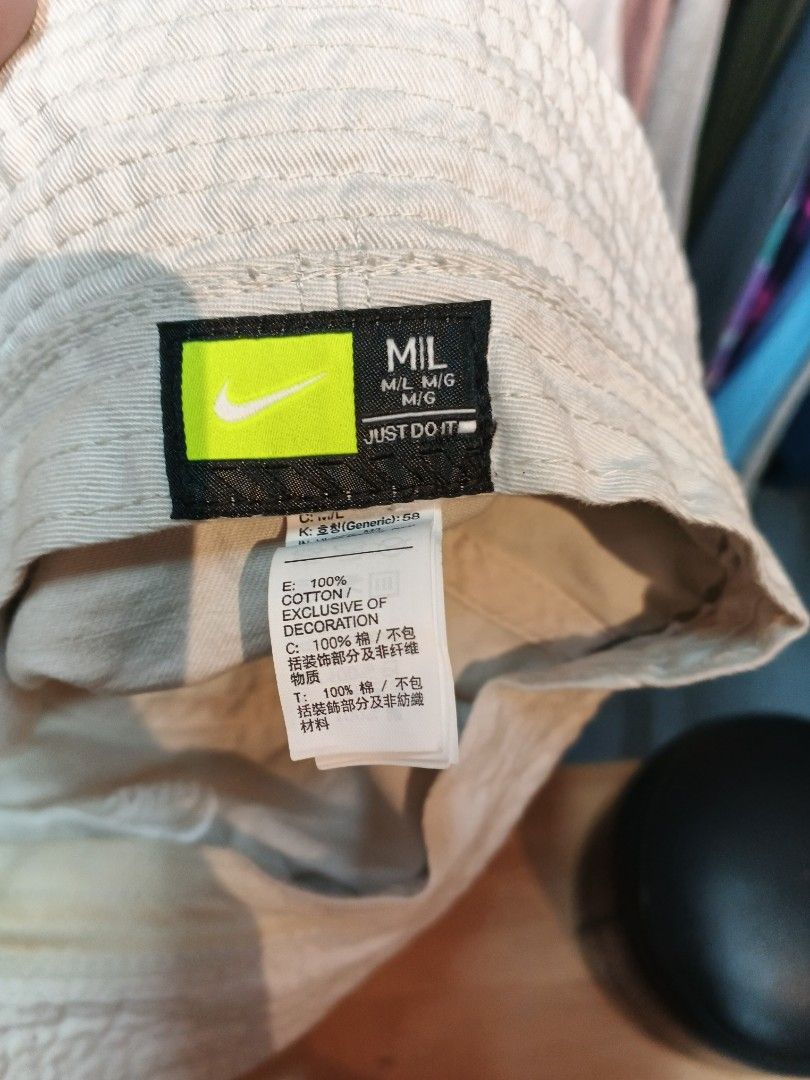 nike bucket hat (Category: Caps & Hats) located in Daraga. Submitted by trippythrifter (Listing ID 1447890470, Image 2). Description: as new need wash inner part.