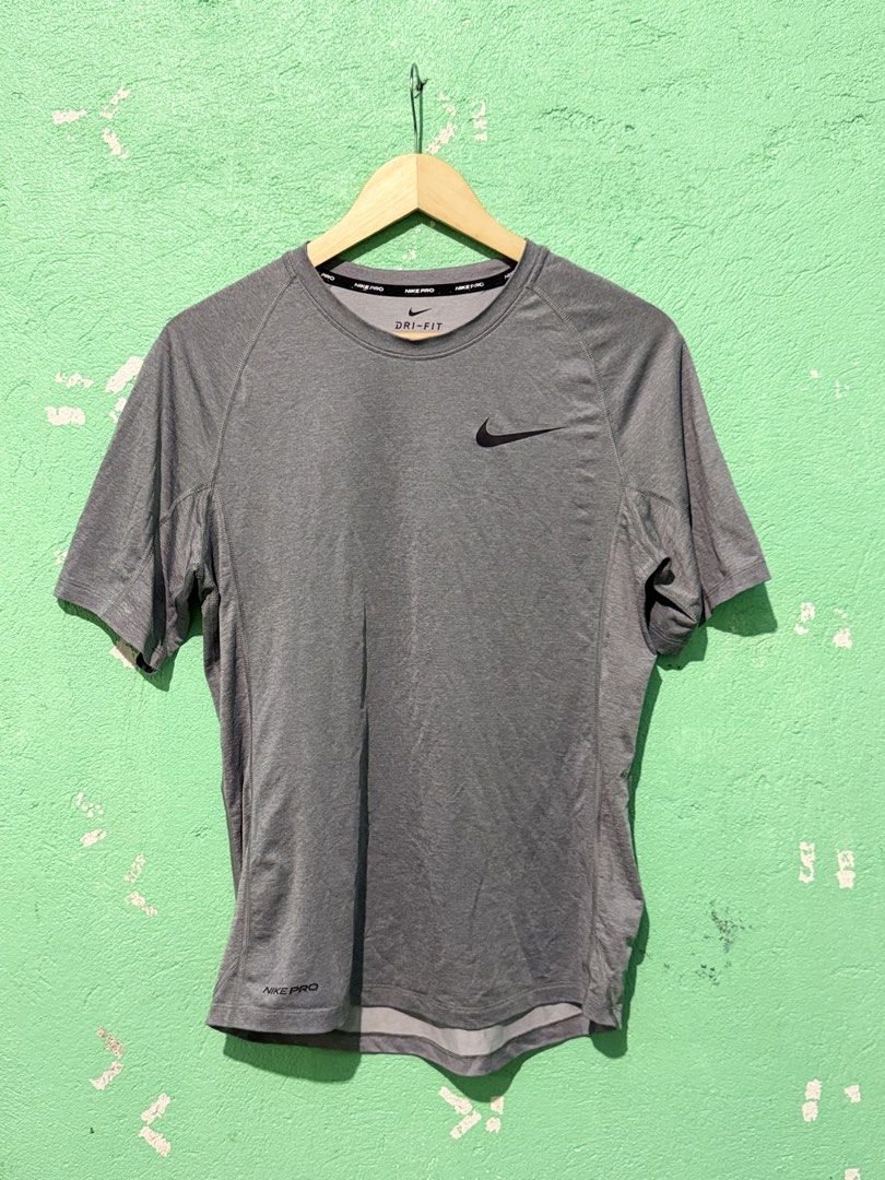 Nike Pro Running DriFit Compression Tee (Category: Activewear) located in Baguio. Submitted by ragstorichesph (Listing ID 1448025665, Image 1). Description: Nike Pro Compression Tee for running or etc Excellent condition W19 L27 (stretchable dri fit material) has no issue baguio location.