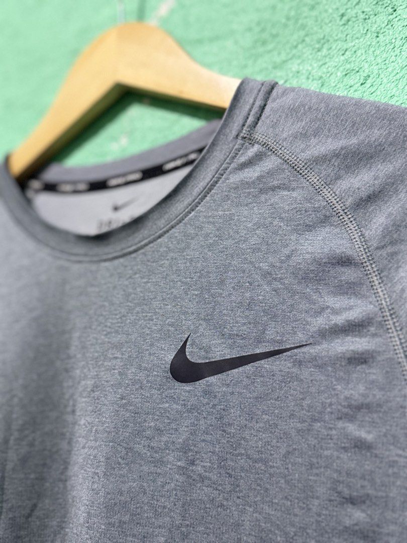 Nike Pro Running DriFit Compression Tee (Category: Activewear) located in Baguio. Submitted by ragstorichesph (Listing ID 1448025665, Image 3). Description: Nike Pro Compression Tee for running or etc Excellent condition W19 L27 (stretchable dri fit material) has no issue baguio location.