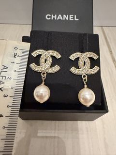 (Category: ) located in . Submitted by luxparis.bag (Listing ID 1447893544, Image 1). Description: .