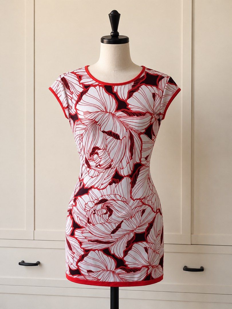 Original New York & Co dress (Category: Dresses) located in Quezon City. Submitted by aiceev (Listing ID 1447933347, Image 1). Description: Dress is above knee level .