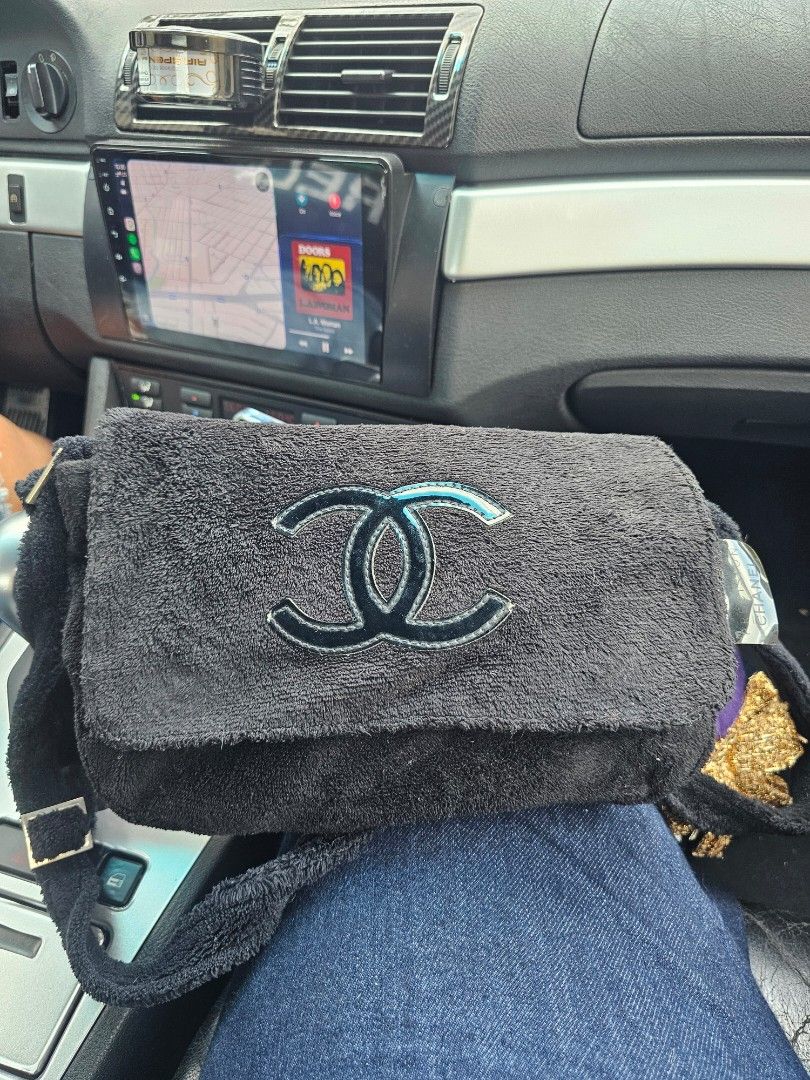 Original Vintage Chanel RUSH SALE (Category: Luxury Bags & Wallets) located in Quezon City. Submitted by sherockxx (Listing ID 1447899306, Image 2). Description: Great for collectors. Super nice in actual. Selling low. No longer using. On hand.and ready to ship plus fees..
