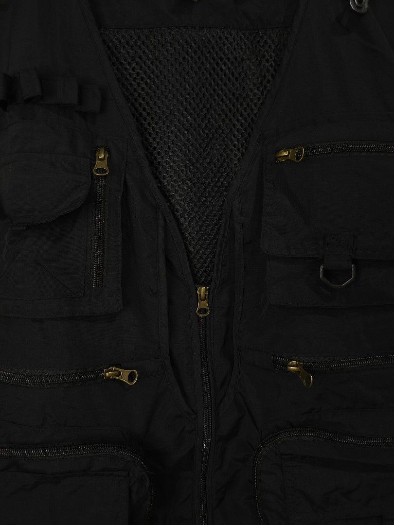 OUTDOOR UTILITY VEST MULTI POCKET (Category: Vests) located in Bulacan. Submitted by markkiethrift2023 (Listing ID 1447902429, Image 3). Description: OUTDOOR UTILITY VEST MULTI POCKET EXCELLENT CONDITION DIMES: 23 x 23.5.