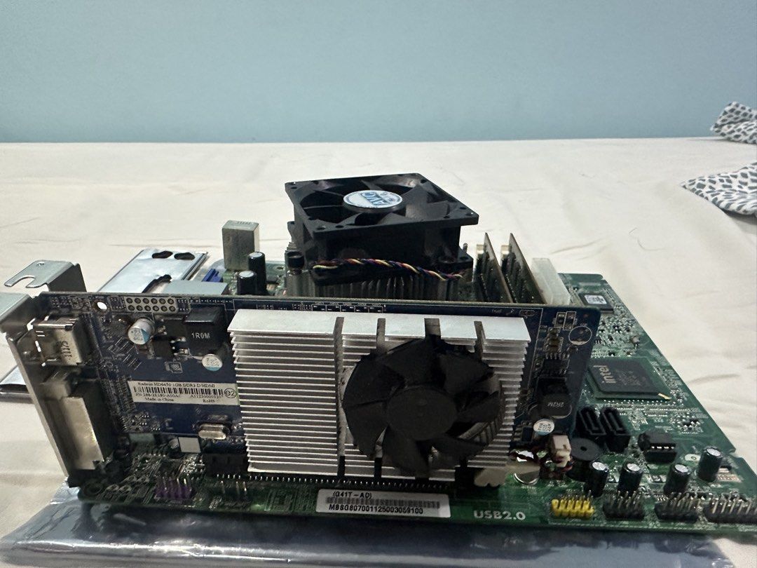 PC Parts combo (CPU, RAM, GPU, Motherboard) (Category: Computer Parts) located in Manila. Submitted by joey114313 (Listing ID 1448067275, Image 2). Description: - Intel G41T-AD V1.0 Motherboard - Pentium E6800 CPU - 2x Samsung RAM sticks - Radeon HD6450 1GB GPU - Phone line card Can ship from Santa Rosa or Sampaloc, courtesy of buyer. .