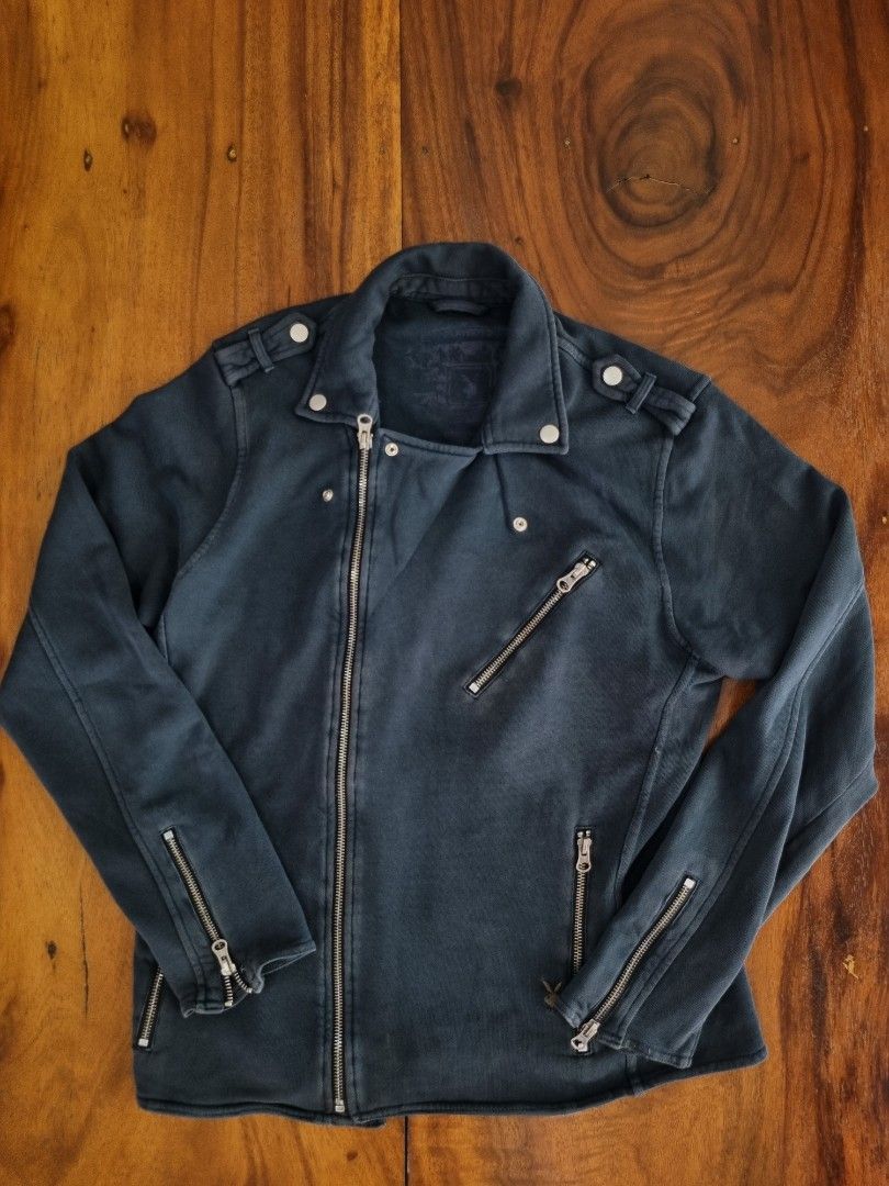 Playboy y2k Jacket (Category: Coats, Jackets and Outerwear) located in Manila. Submitted by dripthriftexclusive (Listing ID 1447997426, Image 1). Description: Vintage with backhit Size 20 x 25 No issues DM.