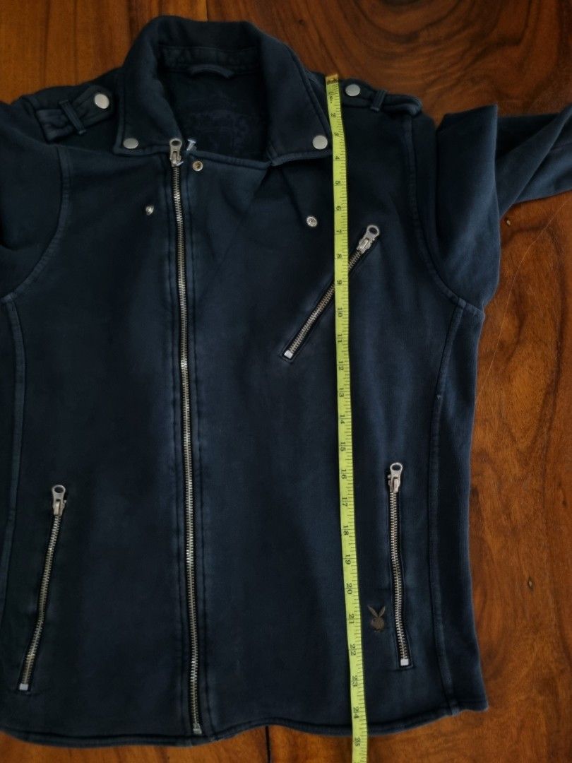 Playboy y2k Jacket (Category: Coats, Jackets and Outerwear) located in Manila. Submitted by dripthriftexclusive (Listing ID 1447997426, Image 3). Description: Vintage with backhit Size 20 x 25 No issues DM.