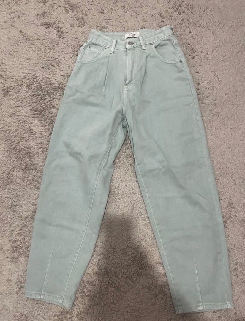 Pomelo Jeans (Kategori: Bawahan) berada di Semarang. Dikirim oleh me.love (ID iklan 1447995097, Gambar 1). Deskripsi: .