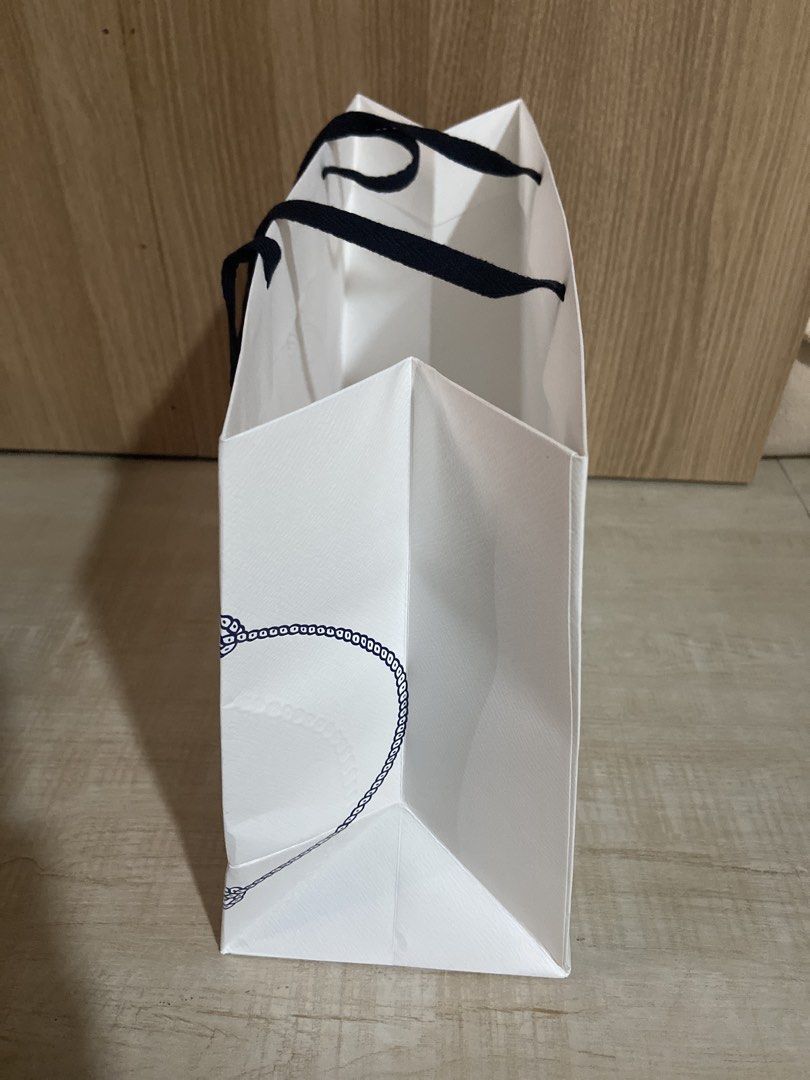 Prada Shopping Bag (Category: Luxury Bags & Wallets) located in Makati City. Submitted by pink.velvet (Listing ID 1447908643, Image 3). Description: - Authentic Prada shopping bag.