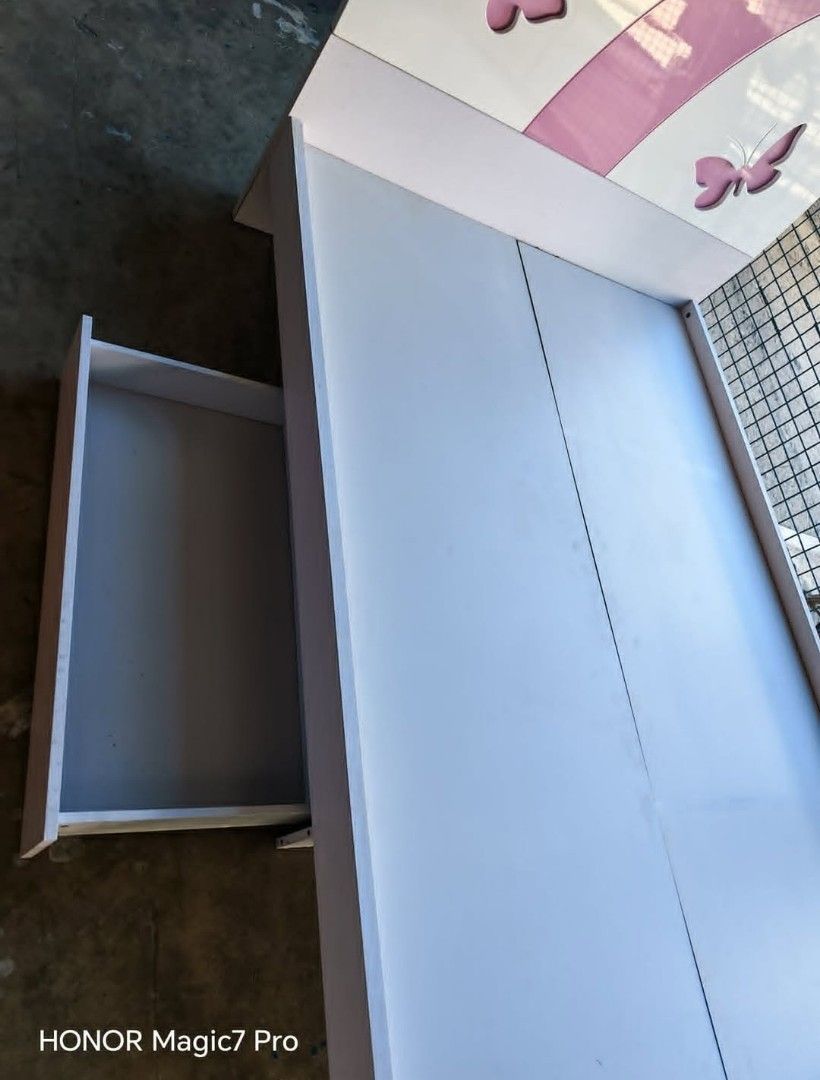 Pre-loved bed 48"*75" (Category: Bed Frames & Mattresses) located in Manila. Submitted by surplus888 (Listing ID 1447891154, Image 3). Description: Pre-loved bed 48"*75" ₱6000.00 Used SIZE: 48 INCHES WIDTH 75" LENGTH Pick up at Calamba Laguna.