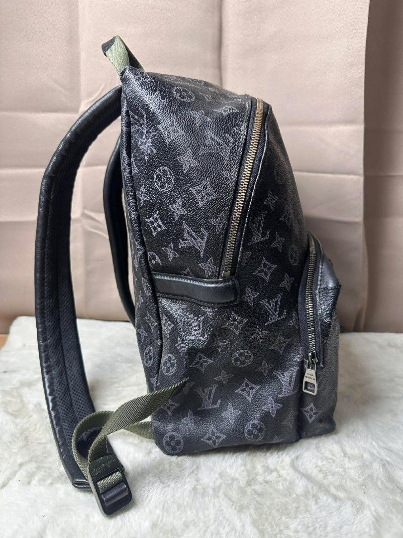 Preloved lv backpack (Category: Luxury Bags & Wallets) located in Butuan. Submitted by leah_31.1994 (Listing ID 1448027127, Image 3). Description: in good condition.