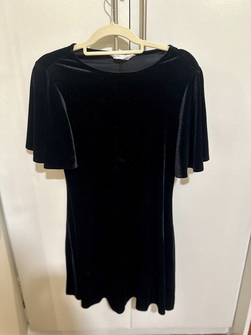 Primark Black Velvet Dress (Category: Dresses) located in Mandaluyong City. Submitted by msi17 (Listing ID 1447989680, Image 1). Description: Black velvet dress from Primark Used once only. Like new. In very good condition .