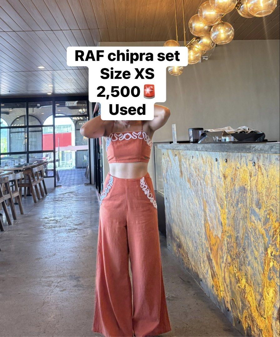 Raf Chipra set XS (Category: Sets or Coordinates) located in Calamba. Submitted by zarahzion (Listing ID 1447883767, Image 1). Description: Raf Manila Plaints & Prints Chipra set XS USED.