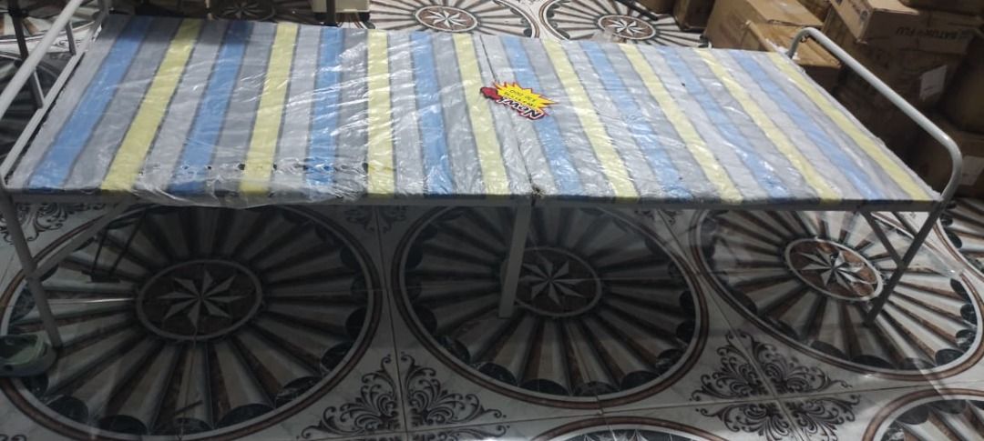 ranjang lipat/dipan lipat/tempat tidur portable rangka besi uk 180x73x39cm (Kategori: Perabotan Rumah) berada di Bekasi. Dikirim oleh elgufsifurniture (ID iklan 1447926061, Gambar 3). Deskripsi: ranjang lipat/dipan lipat/tempat tidur portable rangka besi uk 180x73x39cm Baru real pict minus cek foto terakhir cek langsung ke lokasi biar puas WA 0813-9824-0668 lokasi https://maps.app.goo.gl/hy712BGYVeU8Dhra7 .