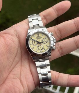 (Category: ) located in . Submitted by watches767 (Listing ID 1447986599, Image 1). Description: .