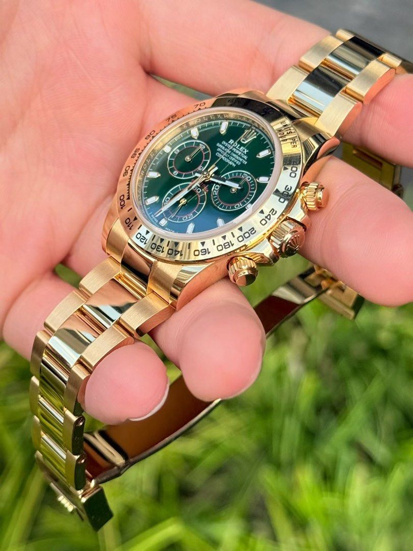 Rolex Daytona 116508 John Mayer 2022 Used (Category: Watches) located in Singapore. Submitted by spacetime1688 (Listing ID 1447966037, Image 2). Description: 🔥Rolex Daytona 116508 绿金迪 Model : 116508 Size : 40MM Year : 2022 Condition: 9.9/10 Price : 96,000SGD .