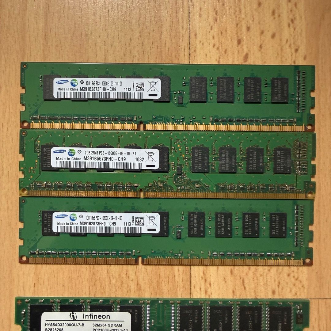 SDRAM (Assorted) (Category: Memory & SD Cards) located in Singapore. Submitted by tcwdoggy (Listing ID 1447936627, Image 3). Description: $9.50 take all. Assorted SDRAM to get rid of, some of it was used in an old MacPro 5,1, meaning they are ECC RAM. Pleas know what you are buying and not for fussy buyer. I use Mac mini nowadays and no use for such RAMs. I can't say for sure they are all working. Deal in Sengkang/Buangkok San/sengkang area..