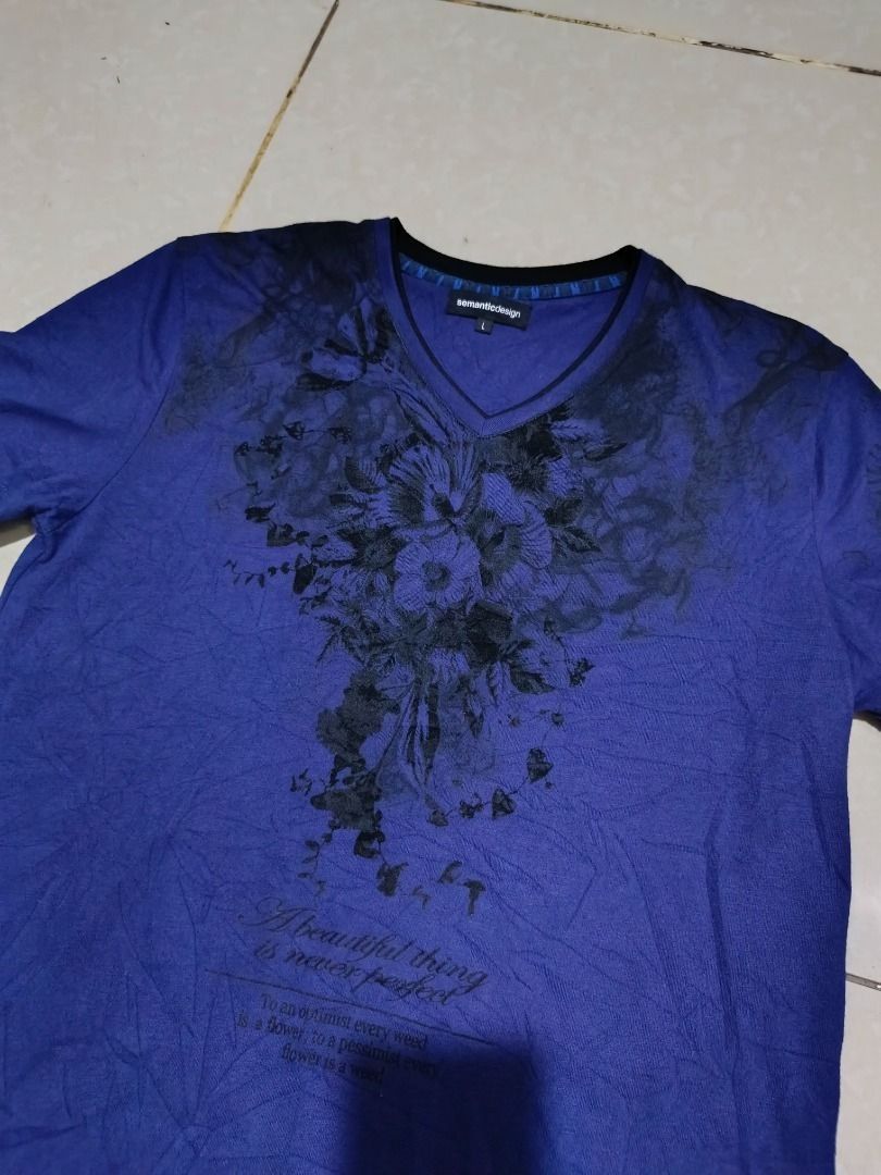 Semantic design poem shirt (Category: Tshirts & Polo Shirts ) located in Davao. Submitted by plan-b (Listing ID 1448074169, Image 2). Description: Size - L on tag Dimes - 19x25.