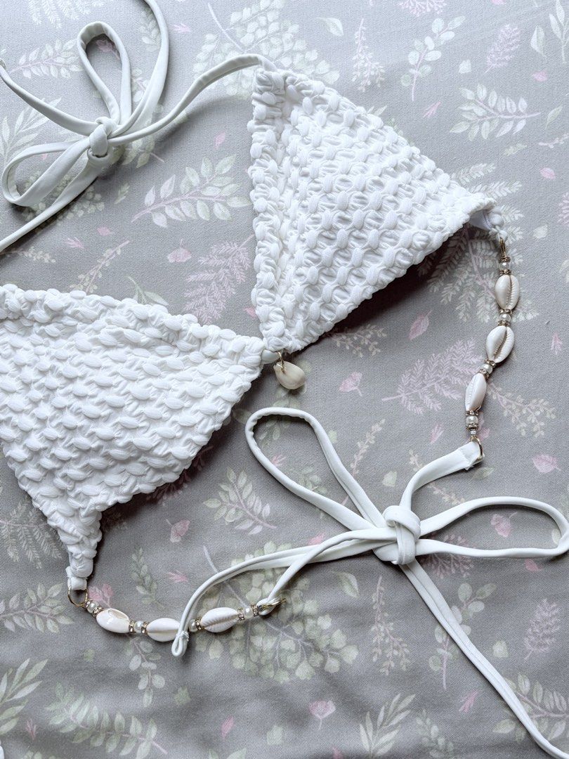 shell bikini (Category: Bikinis & Swimsuits) located in Singapore. Submitted by kuwassu (Listing ID 1447956479, Image 2). Description: size xs adjustable and lightly padded! super cute details ☆ free mailing! ☆.