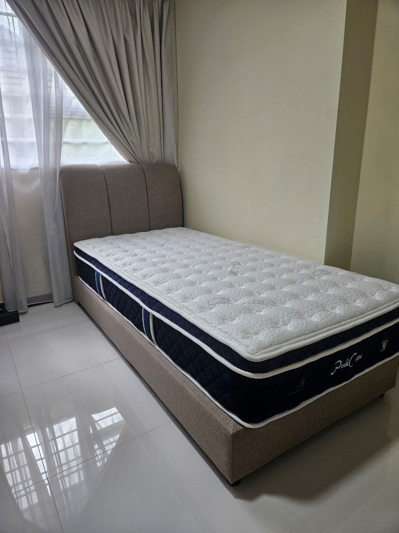 Single bedframe (Category: Bed Frames & Mattresses) located in Singapore. Submitted by vastwolf.55493c (Listing ID 1448021713, Image 1). Description: - single bed frame - Grey upholstered fabric frame - Upholstered headboard - 99.9% new.