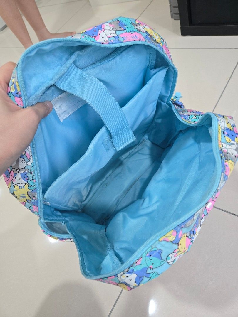Smiggle Backpack - Cute Cat Print (Category: Backpacks) located in Kuala Lumpur. Submitted by charmaine.576 (Listing ID 1447975848, Image 3). Description: - Fun all-over cat print Smiggle backpack - height 35cm, suitable for 9yo and above.