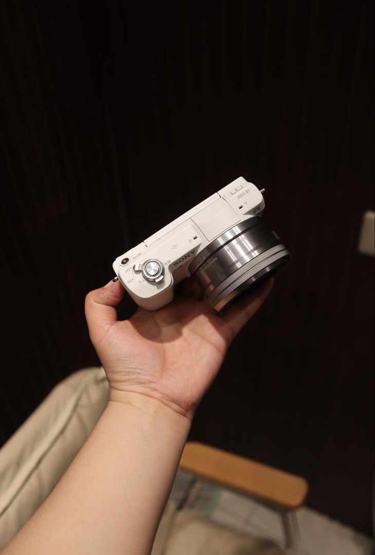 Sony a5100 with 15-45 lens White edition (Category: Cameras) located in Manila. Submitted by jaimeeloutan (Listing ID 1448044331, Image 1). Description: for sale Sony a5100 Mirrorless with 16-50 lens 21,490 only Almost new pocket size camera 💰21,490 only fix price posted lowest price in market best seller for photoshoot and video good condition No issue White edition color - Sony a5100 Mirrorless with 16-50 sony lens built with flash 24.3MP APS-