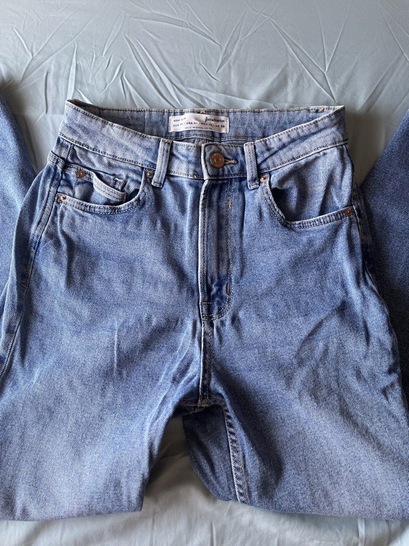 Stradivarius Mom Slim Jeans Light Blue Denim (Category: Jeans) located in Santa Rosa. Submitted by gelanicoleee (Listing ID 1447939359, Image 3). Description: - Brand: Stradivarius - Color: Light Blue - Style: Mom Slim Jeans - Fit: High-waisted, Straight Leg - Size: 26.