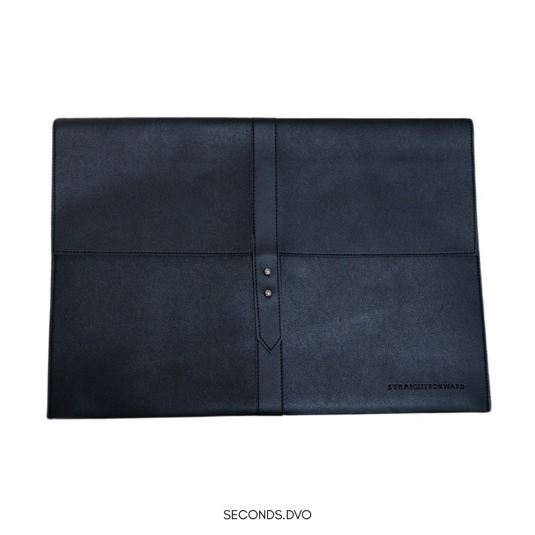 Straightforward Laptop Sleeve (Category: Laptop Bags & Sleeves) located in Davao. Submitted by seconds.dvo (Listing ID 1373453011, Image 1). Description: - Condition: 9.5/10 - Material: vegan leather - Dimensions: check last photo - Payment: Gcash, GoTyme, UB - Location: Davao City.