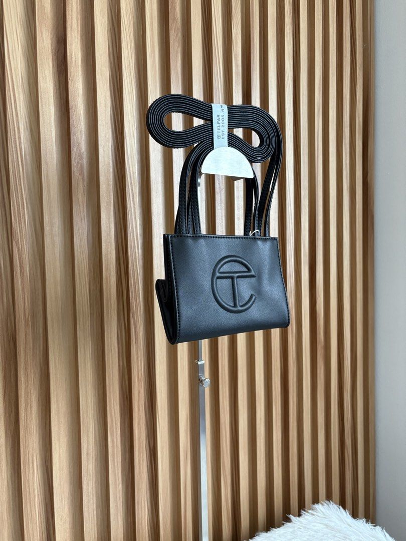 TELFAR SMALL SHOPPING BAG IN BLACK (Category: Cross-body Bags) located in Imus. Submitted by dumpitlikeaqueen (Listing ID 1445365463, Image 2). Description: • From the U.S. • With tag, dust bag & zip bag • Open for layaway • Instagram Shop: @dumpitlikeaqueen.