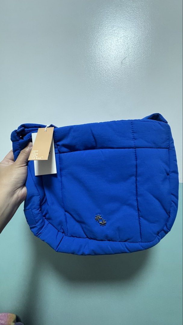 The Paper Bunny Puffer Swing - Olympia (Category: Cross-body Bags) located in Quezon City. Submitted by proudrn (Listing ID 1436369962, Image 2). Description: Brandnew with tags Never used With plastic pa yung zipper .