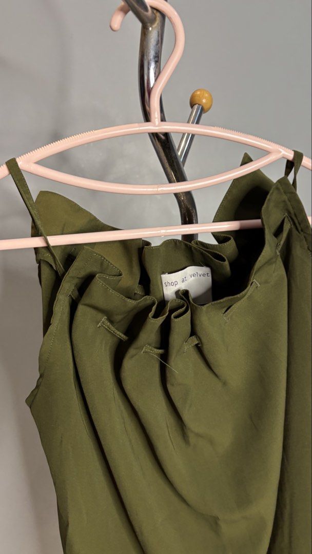 TOP SHOP AT VELVET (Kategori: Atasan) berada di Jakarta Pusat. Dikirim oleh glossyglossy (ID iklan 1447928476, Gambar 2). Deskripsi: BARU 2X PAKAI! WARNA MASIH BAGUS BGT.