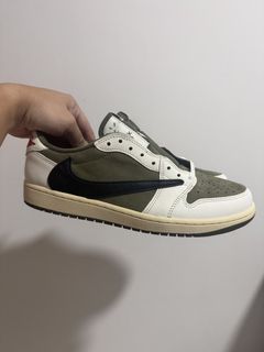 (Category: ) located in . Submitted by sneaker95 (Listing ID 1447978512, Image 1). Description: .