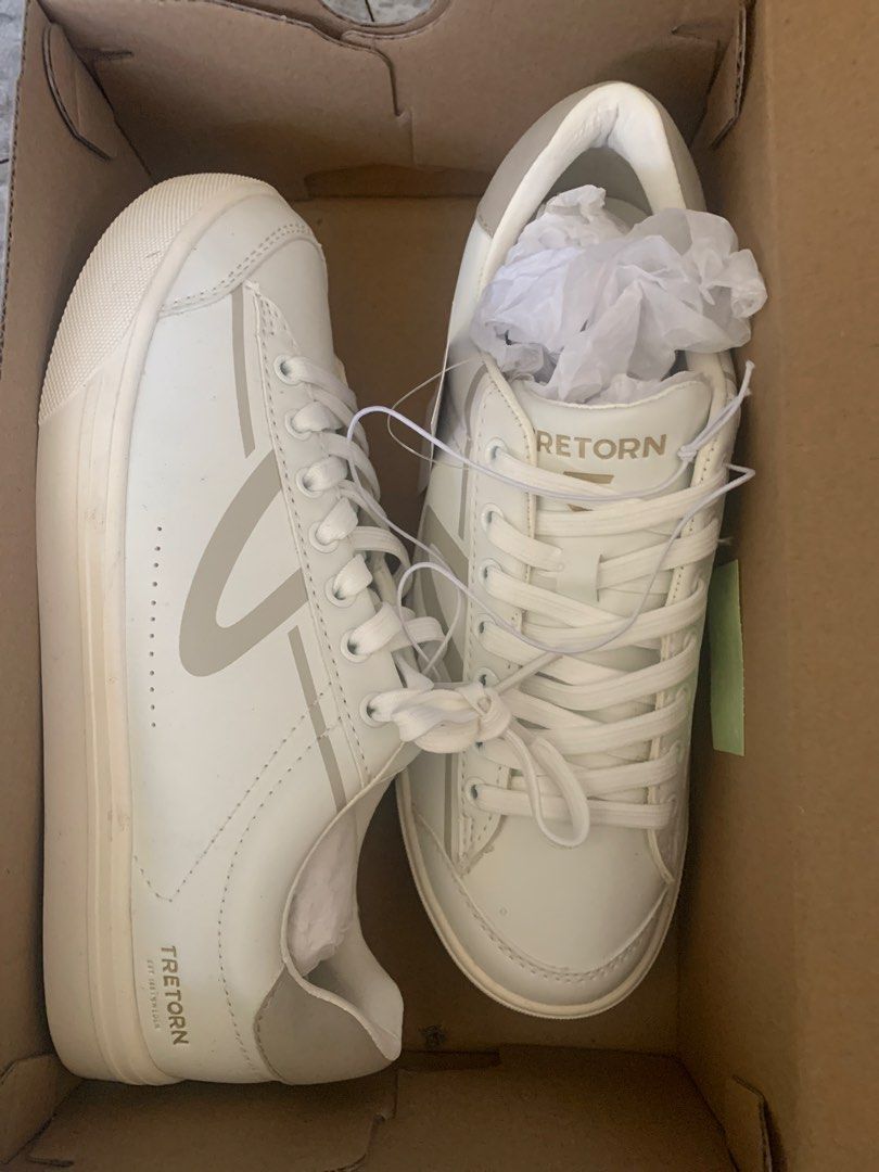 Tretorn (Category: Sneakers) located in Calamba. Submitted by trlys (Listing ID 1447886975, Image 2). Description: 7.5, new, leather, white and grey.
