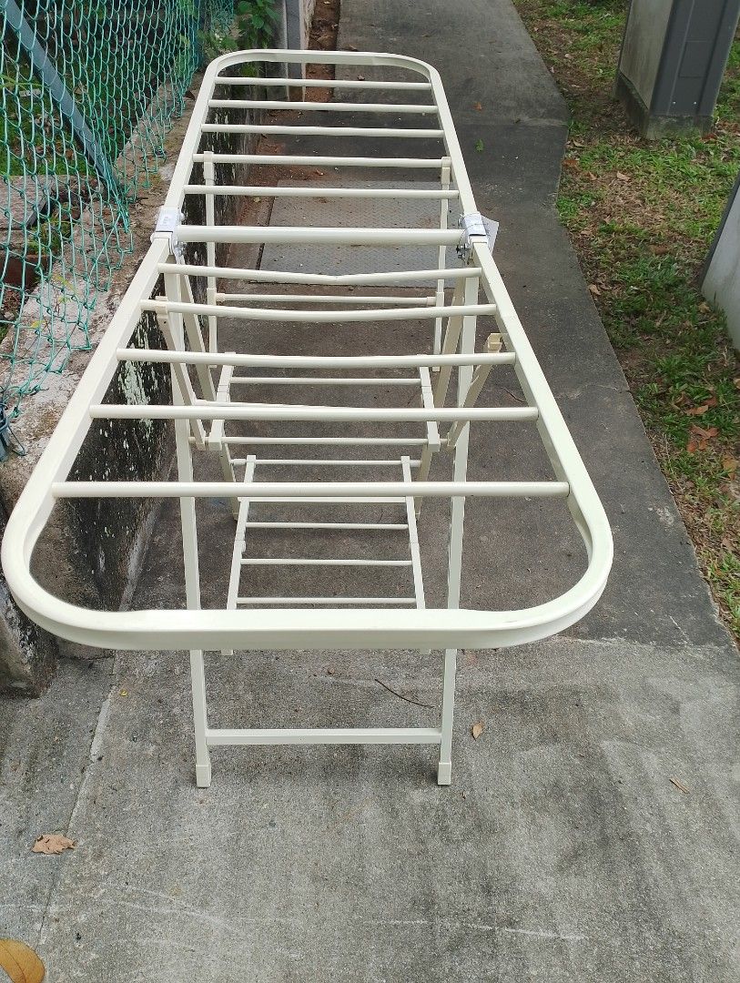 Tryar table (Category: Clothes Drying Rack) located in Singapore. Submitted by vastrabbit-014c (Listing ID 1448020947, Image 3). Description: .