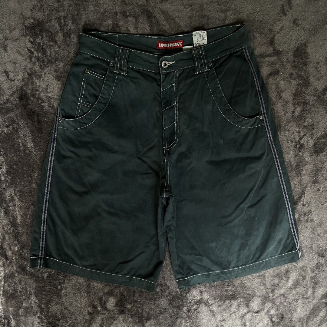 Unionbay Baggy Jorts (RARE) (Category: Shorts) located in Cabiao. Submitted by aeclark (Listing ID 1448071515, Image 1). Description: Size 32 length 23 Leg open 13 baggy shorts color rate 9.5/10 excellent condition color due to lightning my favv jorts.