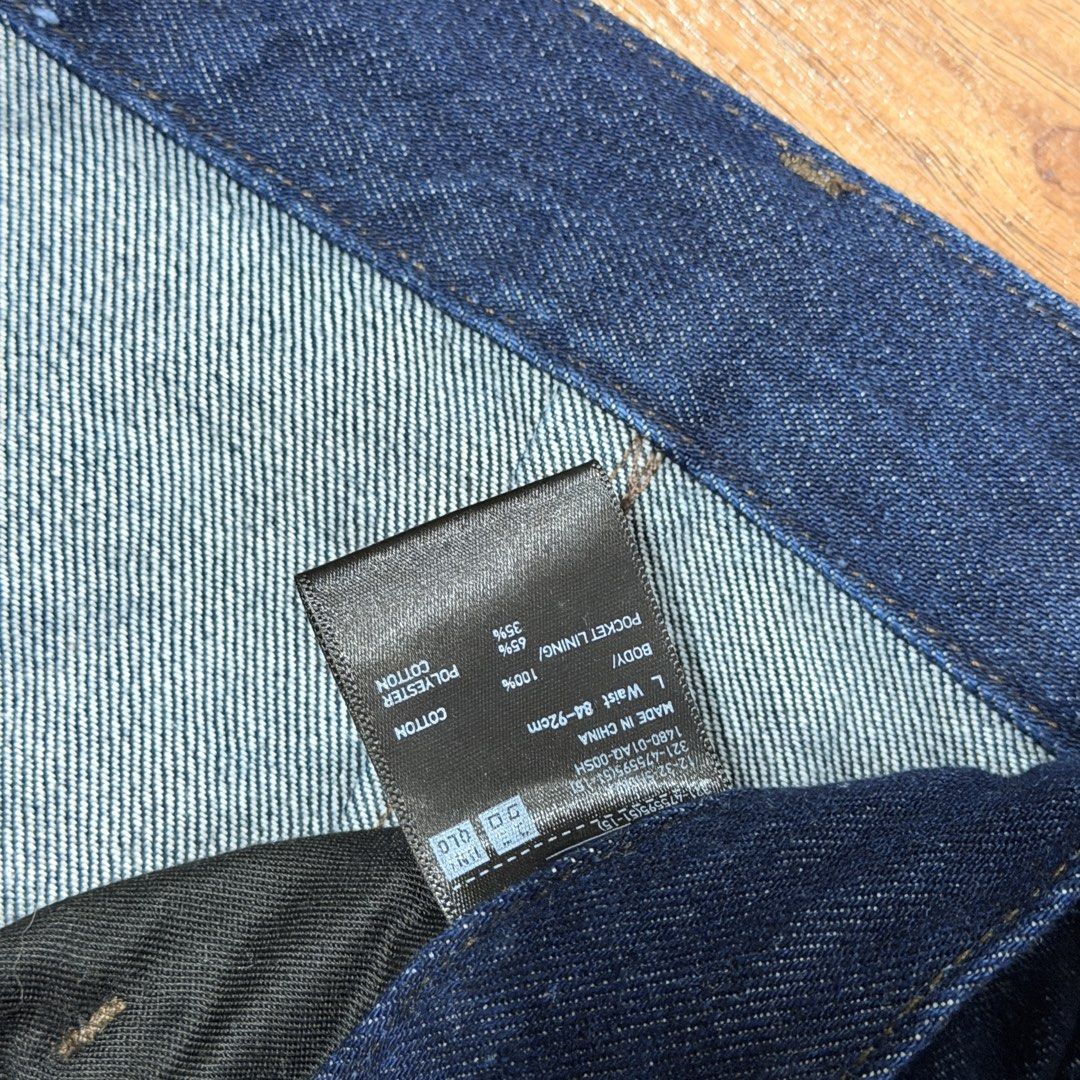Uniqlo Wide Leg Jeans (Category: Jeans) located in Porac. Submitted by Mucakes (Listing ID 1447983340, Image 2). Description: - Uniqlo Wide Jeans - Size: L - Waist: 34 - Length: 37 - Used once Please note that the color may vary slightly due to room lighting. However, the item’s actual color is in excellent condition. (Ask me more photos if interested) .