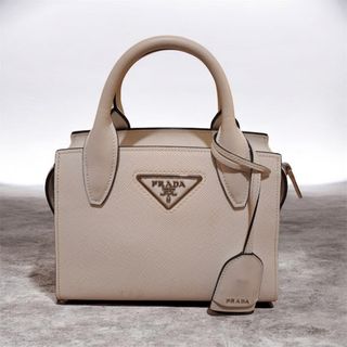 (Kategori: ) berada di . Dikirim oleh brandedboutiquez (ID iklan 1447914817, Gambar 1). Deskripsi: .